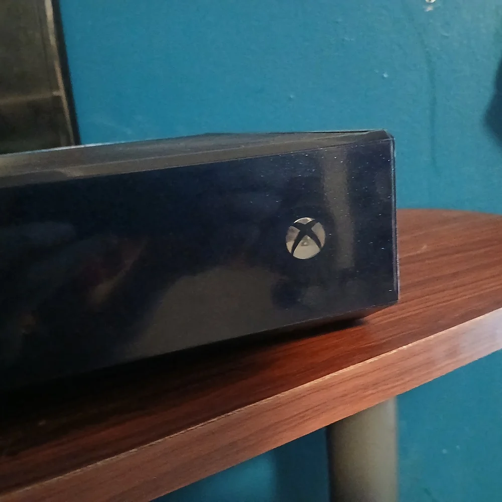 2015 sparkly Blue xbox one console